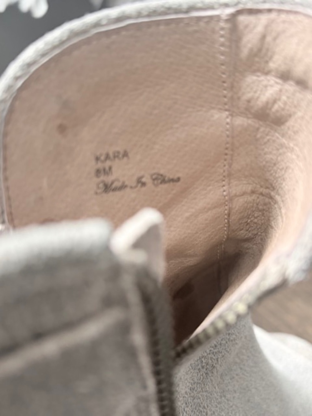 Donald J Pliner Kara Bootie, Size 8 US Ladies - Picture 2 of 4